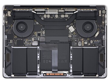 MacBook Pro 13 Zoll 2018 mit vier Thunderbolt-Ports (Bild: iFixit)