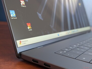 Das XPS 16 ist eines der ersten Windows Notebooks mit einem VRR-Panel, das nur 1 Hz erreicht