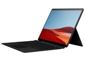Das ist das neue Microsoft Surface-Tablet mit ARM-SoC, dazu gibt es noch Surface Pro 7 und den Surface Laptop 3 zu sehen.