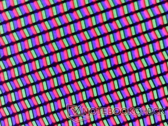 Die RGB-Pixel sind klarer als beim matten Hauptdisplay