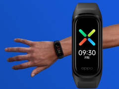 Oppo Band Sport Fitnesstracker mit SpO2-Überwachung, VOOC 65W-Mini-Charger und 45W-Wireless-Charger vorgestellt.
