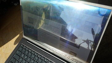 Direkte Sonneneinstrahlung verträgt das Asus ZenBook 14X nicht gut