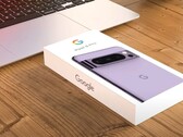 Google dürfte die Displays von Pixel 8 und Pixel 8 Pro komplett erneuern, wie eine Leakerin verrät. (Bild: Techdroider, editiert)