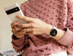 Die Google Pixel Watch erhält offenbar eine dedizierte Android-App am Smartphone. (Bild: Google)