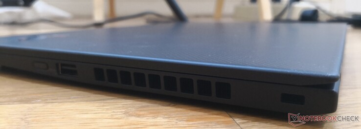 Rechts: Ein-/Ausschaltknopf, USB 3.1 Gen. 1, Kensington Lock