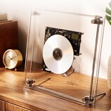 Der Syitren RM1 CD-Player stellt CDs im transparenten Gehäuse zur Schau.