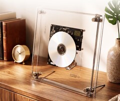 Der Syitren RM1 CD-Player stellt CDs im transparenten Gehäuse zur Schau.