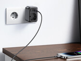 Die Ugreen DigiNest 30W USB-C Steckdosenadapter versorgt bis zu vier Geräte zeitgleich. (Bild: Amazon)