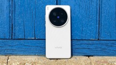 Das Vivo X200 Ultra wird im Januar 2026 neue Kamera-Features vom Vivo X300 Pro erben, etwa das Raw Lighting Feature. (Bildquelle: Alexander Fagot, Notebookcheck)