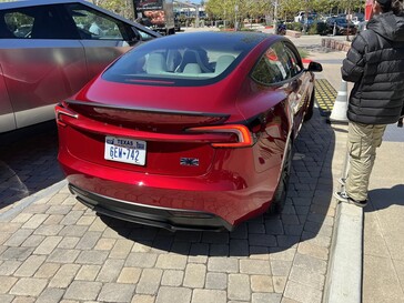 2024 Tesla Model 3 Ludicrous mit Logo