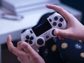 Die Absätze der PlayStation 4 gehen langsam zurück, die Spiele für die Konsole verkaufen sich aber besser denn je. (Bild: Mélanie These, Unsplash)