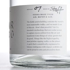 AIR Vodka mit biologisch abbaubaren Etiketten