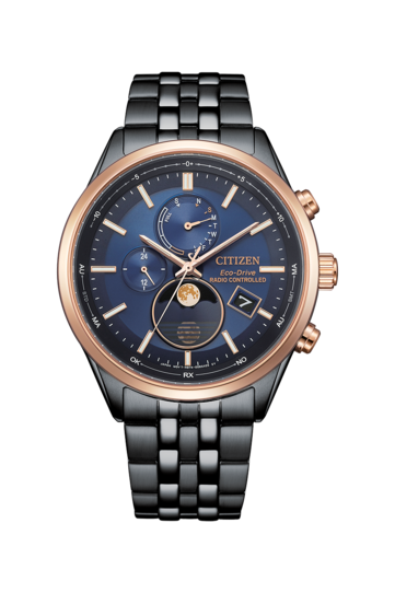 Citizen BY1036-53L Eco-Drive-Mondphasenuhr mit blauem Zifferblatt, schwarzem Edelstahlgehäuse und -armband, roségoldfarbener Lünette, analoger Mondphasenanzeige, zwei Hilfszifferblättern und Datumsanzeige