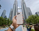 Das Honor 600 Pro in der Farbvariante Gold-Weiß.