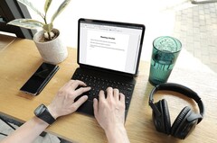 Das JingPad A1 ist ein Linux-Tablet mit 11 Zoll AMOLED-Display. (Bild: Jingling Tech)