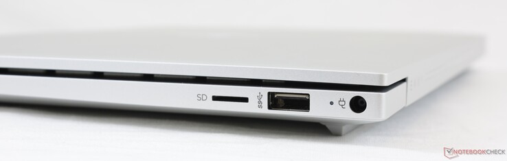 Rechts: microSD-Kartenleser, USB-A 3.1 (5 GBit/s), Netzanschluss