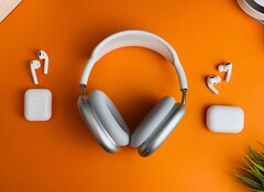 Sämtliche Modelle der Apple AirPods übertragen Sound per AAC mit maximal 256 kbit/s. (Bild: Akhil Yerabati)