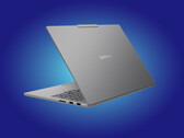 Das IdeaPad Pro 5i 16IPH11 gibt's ausschließlich in der Farbe "Luna Grey"