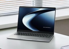 Das ExpertBook PM3 packt einen AMD Ryzen AI 7 350 in ein relativ leichtes Gehäuse. (Bildquelle: Asus)