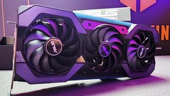Asus hat eine GeForce RTX 4070 entwickelt, die direkt über das Mainboard mit Strom versorgt werden kann. (Bild: Wccftech)