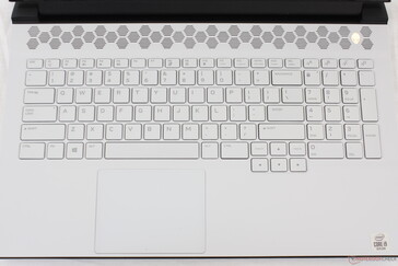 RGB-Beleuchtung für jede Taste. Anders als bei einigen europäischen Razer-Blade-SKUs sind alle Symbole beleuchtet