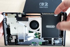 Die neue Revision der Nintendo Switch 2 erlaubt einen einfachen Akku-Tausch.