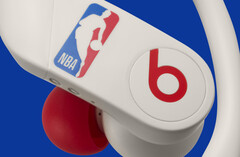 Aapple bringt zum Jubiläum der NBA mit der Edition &quot;NBA75 Ivory&quot; eine spezielle Variante der PowerBeats Pro auf den Markt. (Bild: Beats)