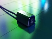 Das Razer Hyperpolling Dongle vervierfacht die drahtlose Abtastrate der Razer Viper V2 Pro. (Bild: Razer)