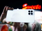 Die Ähnlichkeit des Huawei Nova 8 SE zum Apple iPhone 12 dürfte wohl nicht nur ein Zufall sein. (Bild: Huawei)