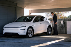 Der deutsche E-Auto-Markt ist im Wandel. Immer mehr Privatkunden entscheiden sich wegen des unvorhersehbaren Restwertrisikos für ein Leasingmodell (Bild: Tesla Model Y Premium).