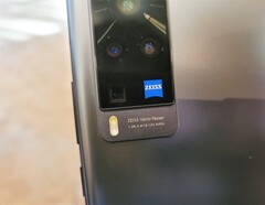 Erste Hands-On-Bilder zur Vivo X60-Serie zeigen erste Früchte der Zusammenarbeit mit Zeiss.