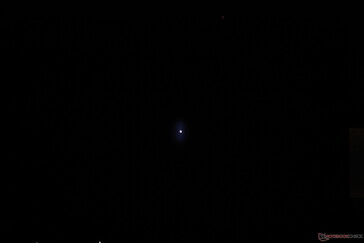 Weißer Cursor vor einem schwarzen Hintergrund im HDR-Modus