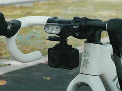 Ein Blick auf das neue Fahrradlicht, hier ohne angebrachten Fahrradcomputer.
