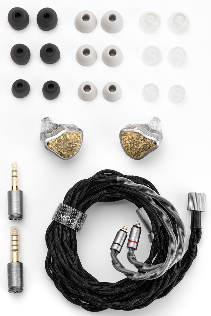 Die Armature Art 24 In-Ears werden mit diversem Zubehör ausgeliefert