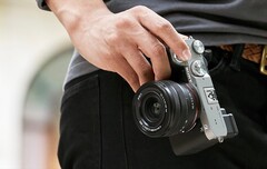 Der Nachfolger der abgebildeten Sony A7C steht bereits in den Startlöchern. (Bild: Sony)