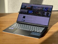 Das Asus Vivobook S 14 OLED mit Intel Lunar Lake wird aktuell zum Allzeit-Bestpreis angeboten. (Bildquelle: Notebookcheck)