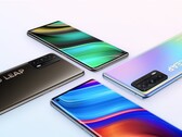 Das Realme X7 Pro Extreme Edition unterscheidet sich vom regulären Pro unter anderem durch das abgerundete Display. (Bild: Realme)