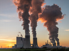Einmal in der Luft, wird es schwer, CO2 wieder einzufangen. (Bild: pixabay/catazul)