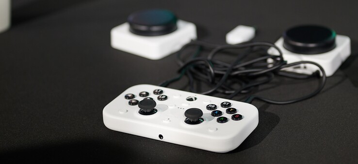 8Bitdo nutzte die Gamescom 2024 um auf dem Microsoft-Stand während eines Vortrags sein Produkt vorzustellen. (Bildquelle: Andreas Sebayang/Notebookcheck.com)