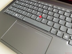 Das optionale haptische Touchpad kommt ohne dedizierte TrackPoint-Tasten.