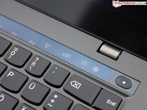 ThinkPad X1 Carbon Touch (2014) mit einer adaptiven Touchbar anstelle der traditionellen Funktionstasten