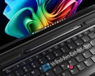 Das Lenovo ThinkPad X13 Detachable Gen 1 verstaut den Stylus direkt über der abnehmbaren Tastatur.