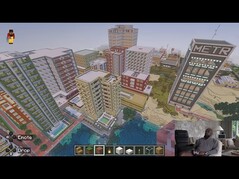 Mike Tomlin hat in Minecraft eine ganze Großstadt hochgezogen – inklusive dichter Skyline und unterschiedlichster Gebäudekomplexe.