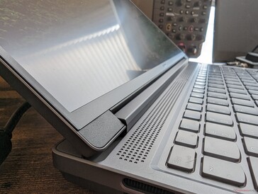 Kein Edge-to-Edge-Glas; OLED-, Mini-LED-, DCI-P3- oder Touchscreen-Optionen zur Auswahl