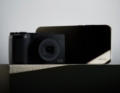 Das Realme GT 8 Pro ist das erste Smartphone mit Ricoh-Kamera-Partnerschaft. (Bildquelle: Realme)