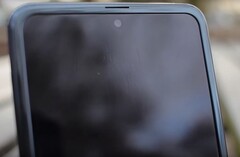 Diese Rillen sind unter der Glas- beziehungsweise Plastikschutzschicht des Samsung Galaxy Z Flip.