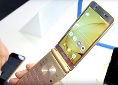 Das nur in China verfügbare Samsung W2017 Klapphandy "Veyron" ist am MWC zu sehen.