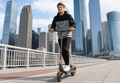 Zwei E-Scooter von Fynzo gibt es aktuell ab nur 284 Euro.