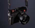 Die Leica Q3 43 ist ab sofort auch als Formula 1 Edition verfügbar.