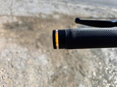 Die vorderen Blinker sind im Lenkerende verbaut.